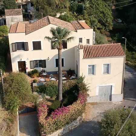 Bouganville B&B Cefalu Bagian luar foto