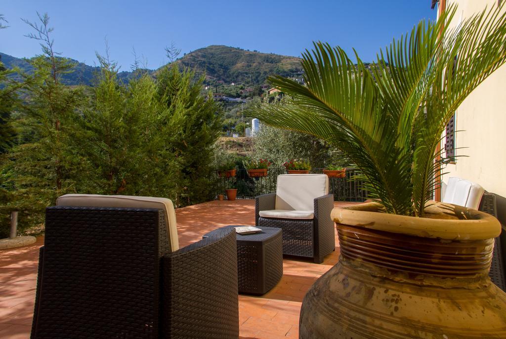 Bouganville B&B Cefalu Bagian luar foto