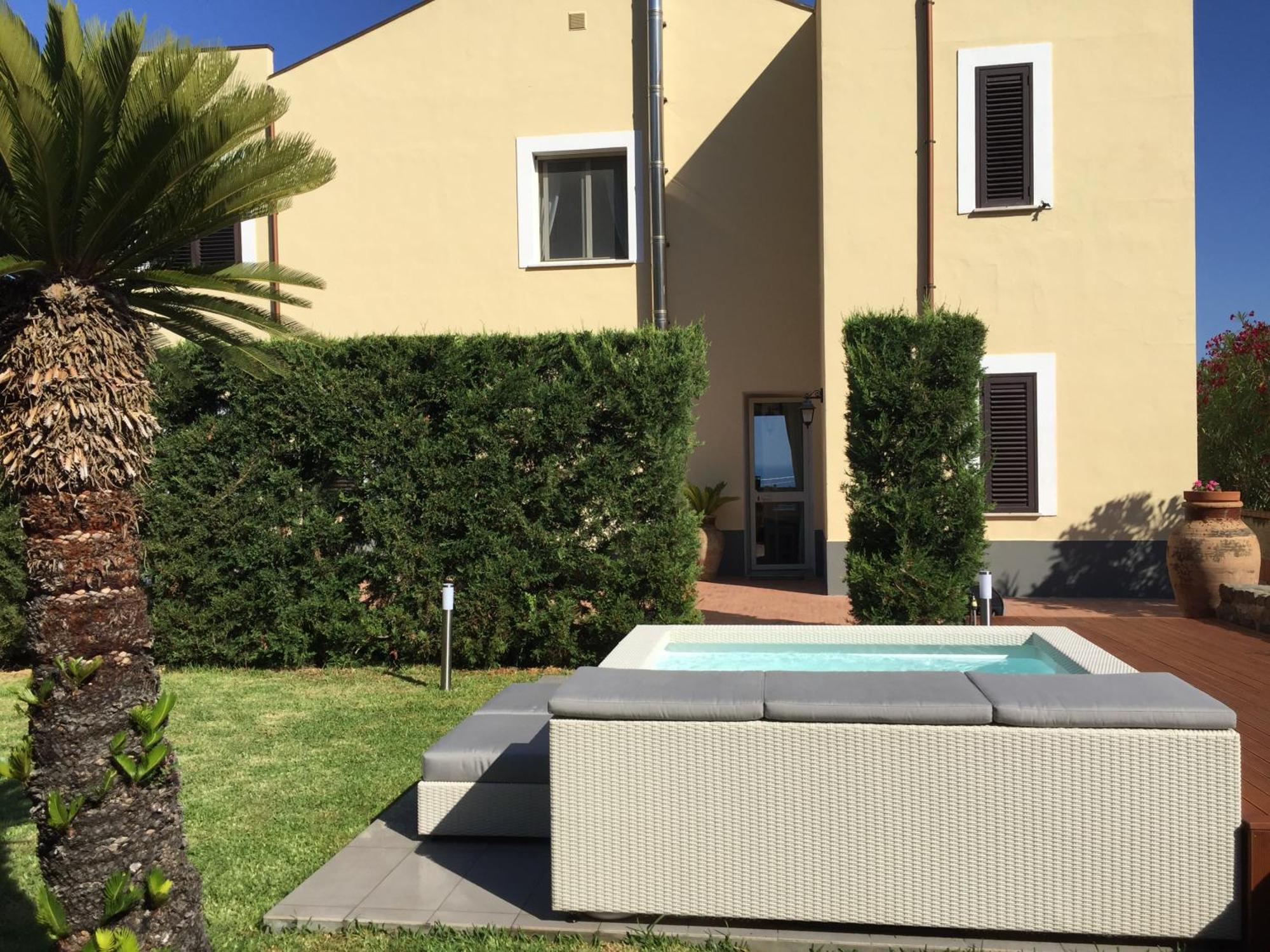 Bouganville B&B Cefalu Bagian luar foto