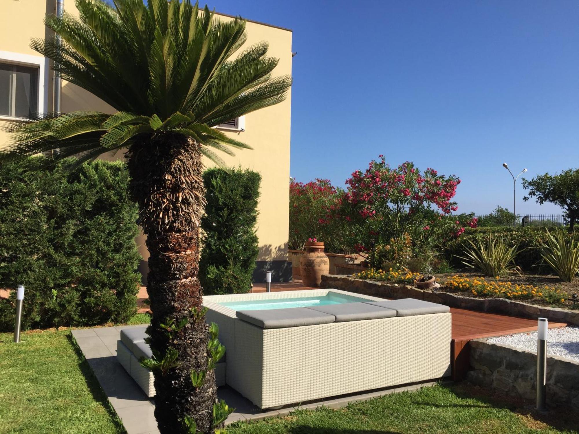 Bouganville B&B Cefalu Bagian luar foto