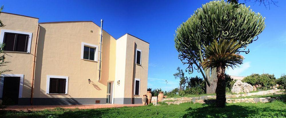 Bouganville B&B Cefalu Bagian luar foto