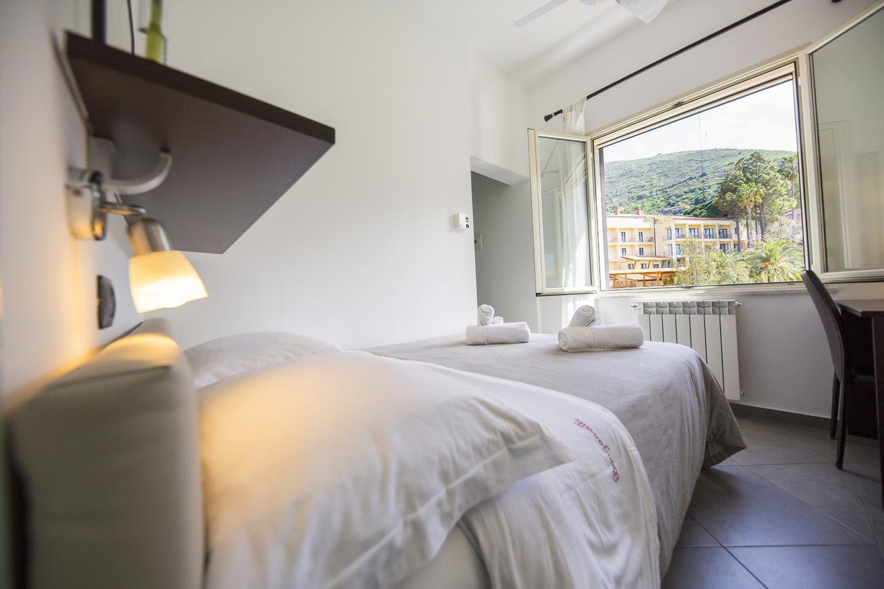 Bouganville B&B Cefalu Bagian luar foto