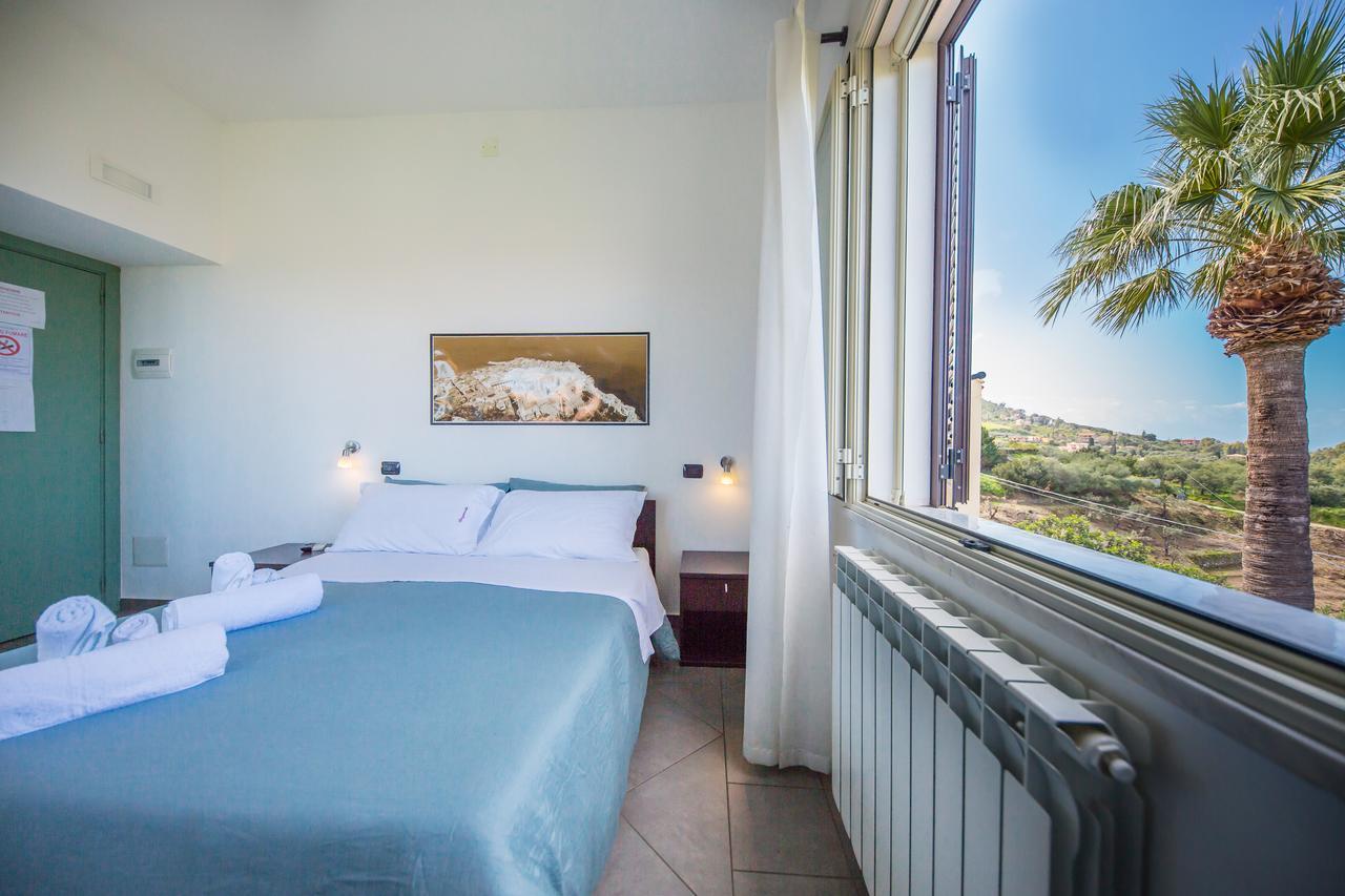 Bouganville B&B Cefalu Bagian luar foto